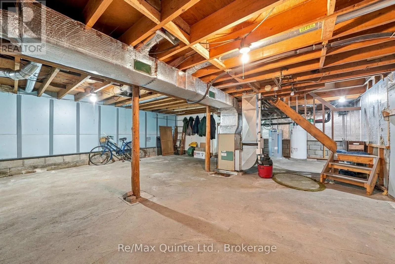 170 MOIRA STREET W
