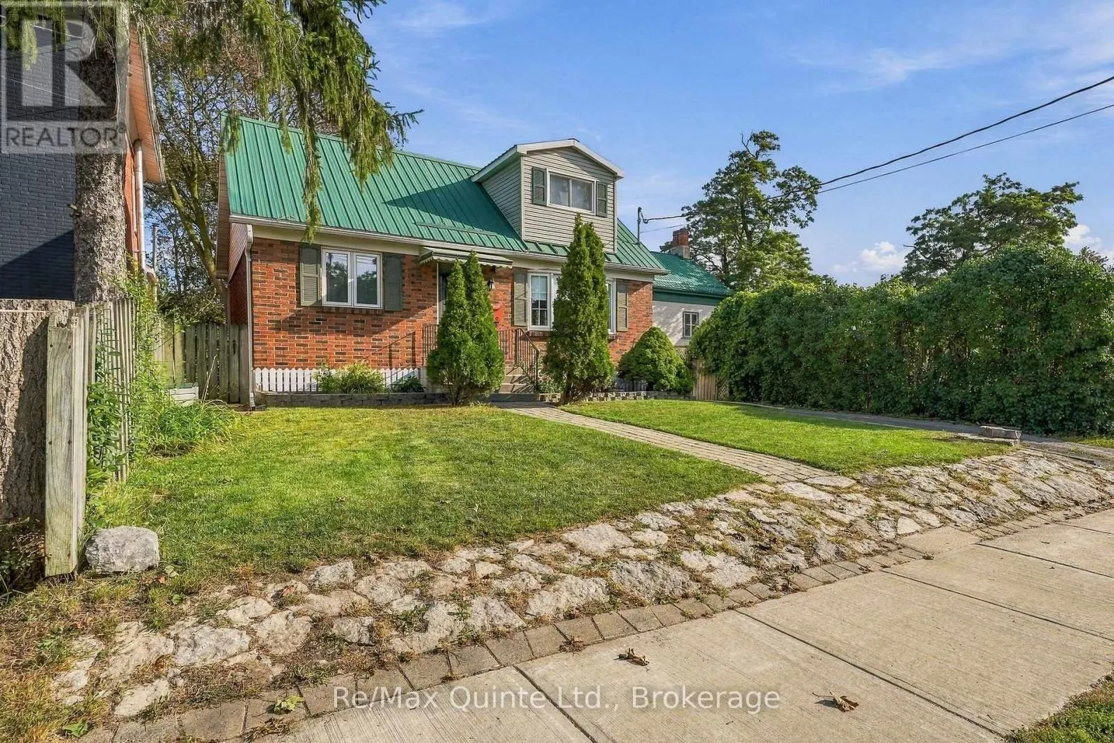 170 MOIRA STREET W