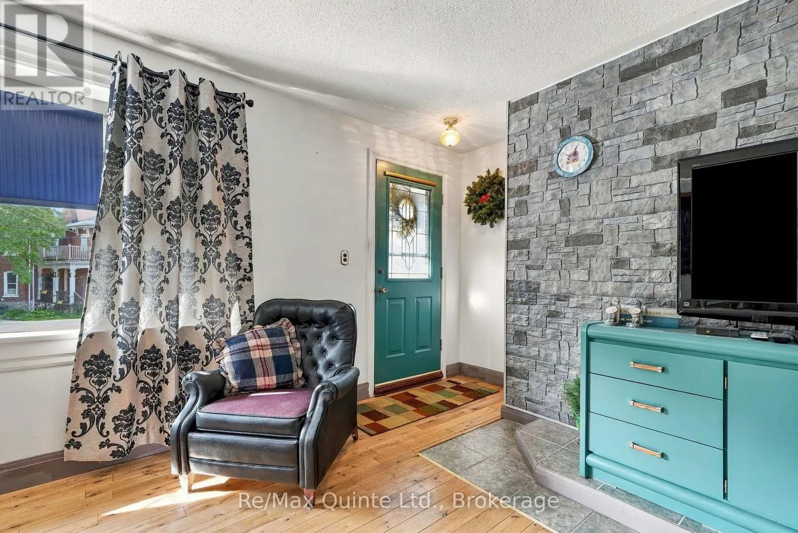 170 MOIRA STREET W