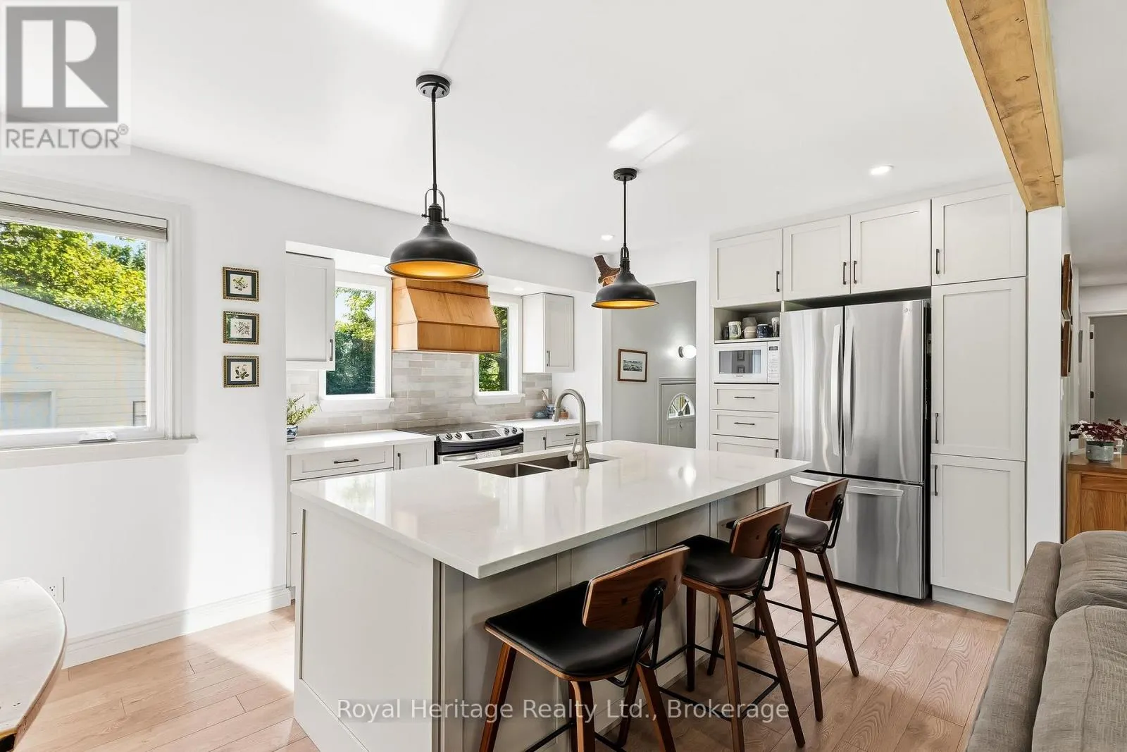 93 DIVISION STREET S