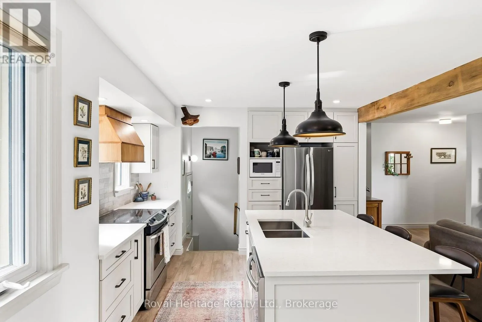 93 DIVISION STREET S