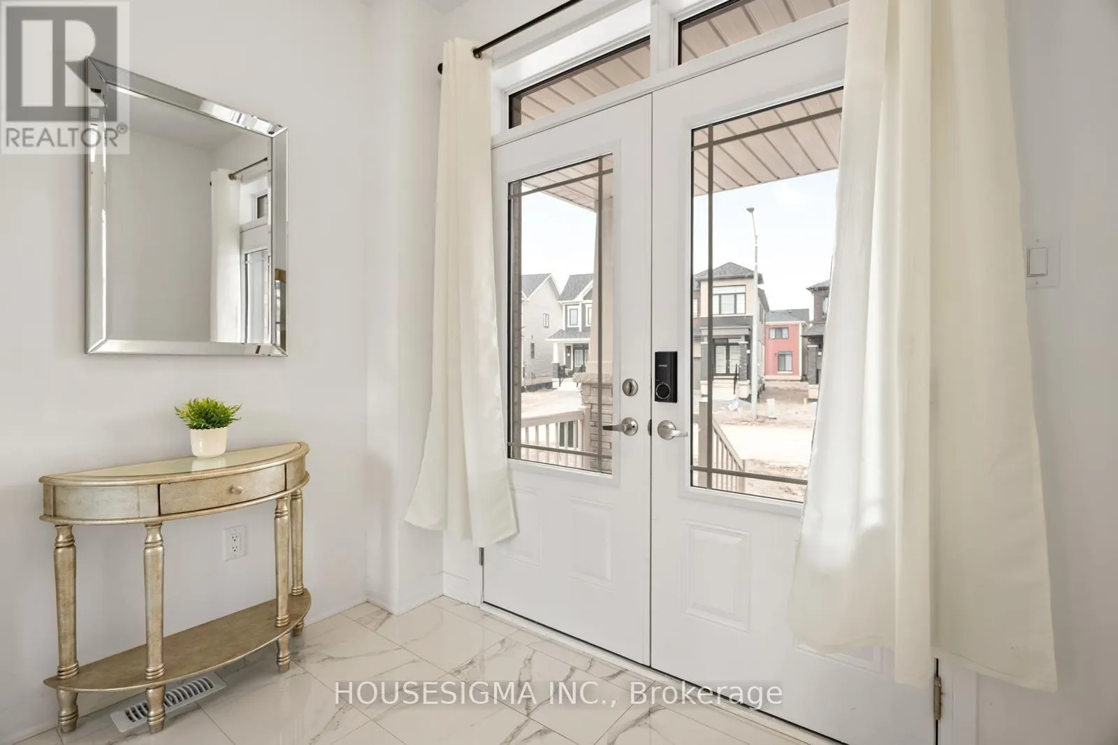 28 CANVAS CRESCENT