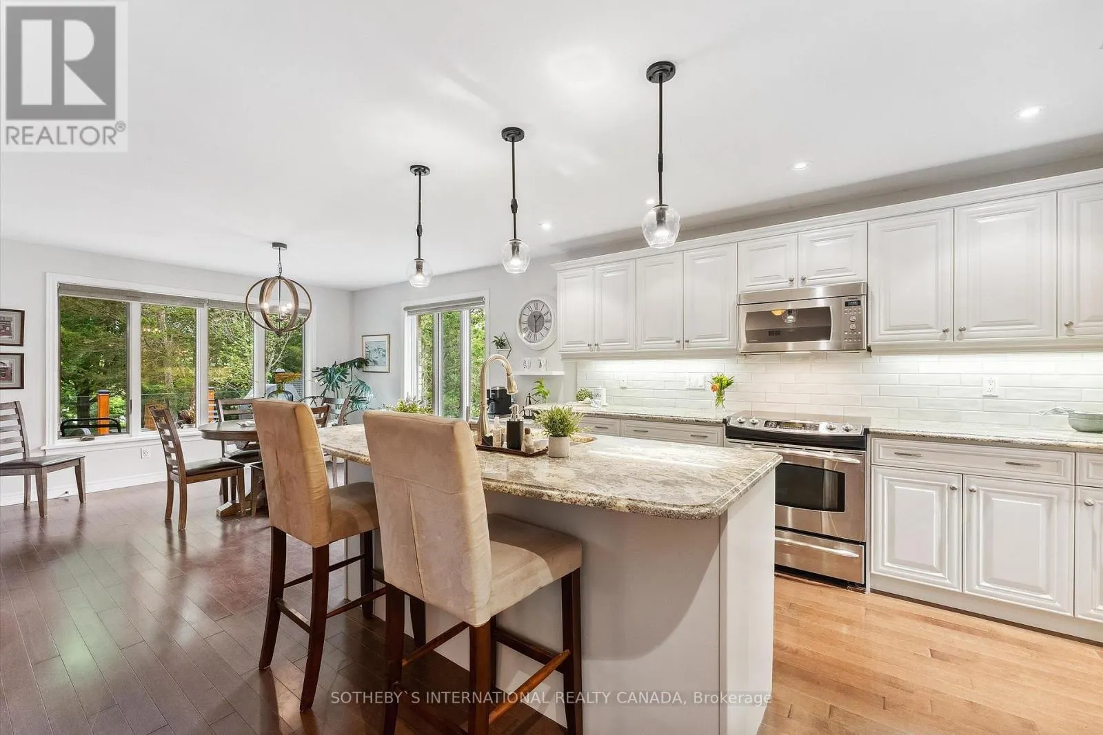 33 SOUTH HARBOUR DRIVE