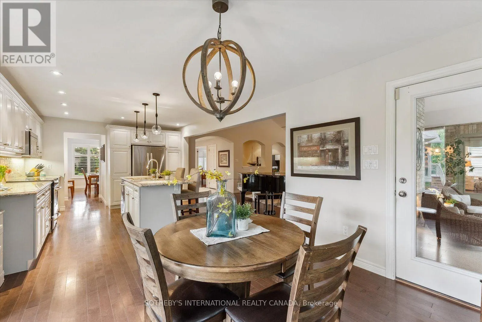 33 SOUTH HARBOUR DRIVE