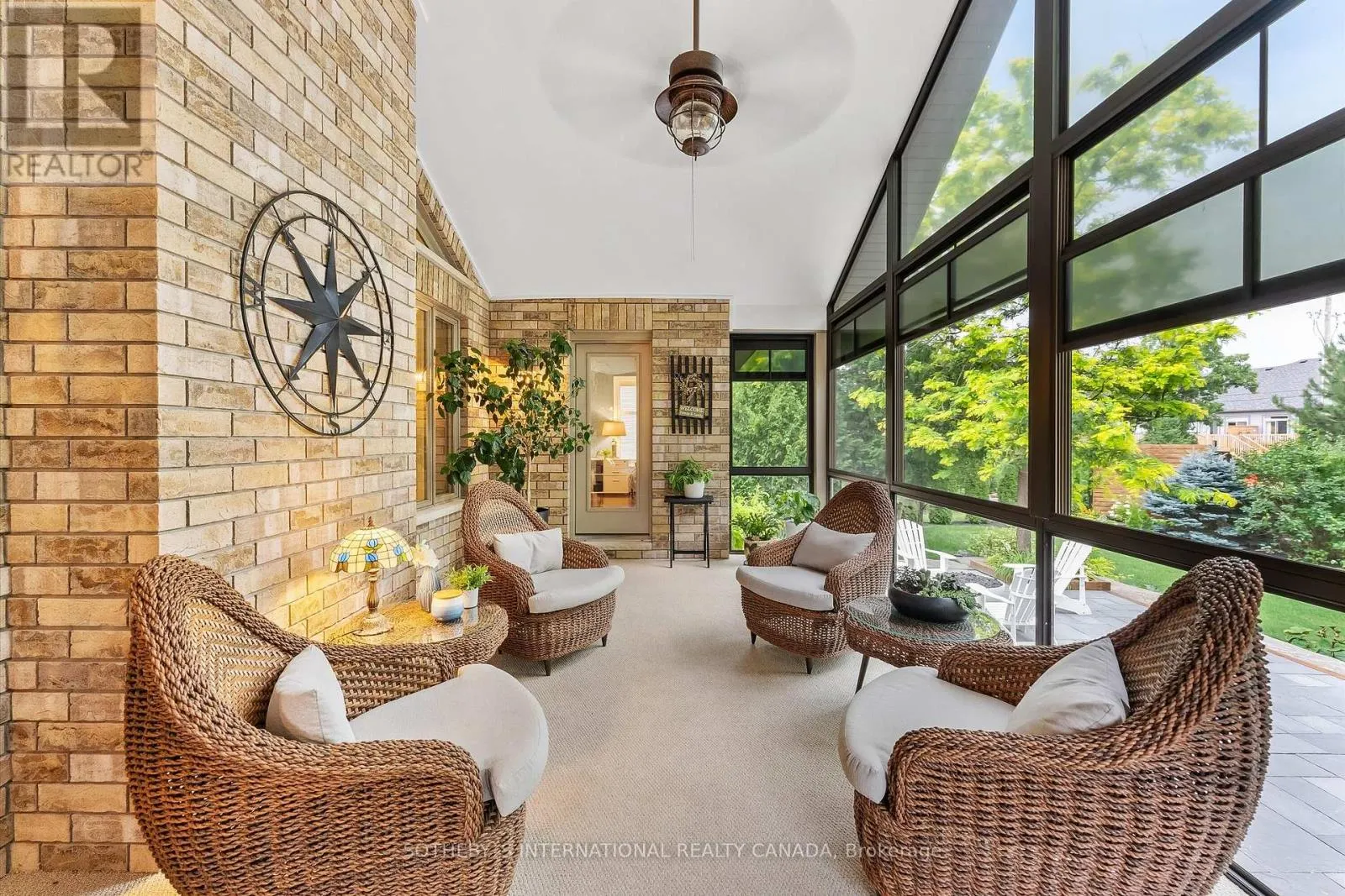 33 SOUTH HARBOUR DRIVE