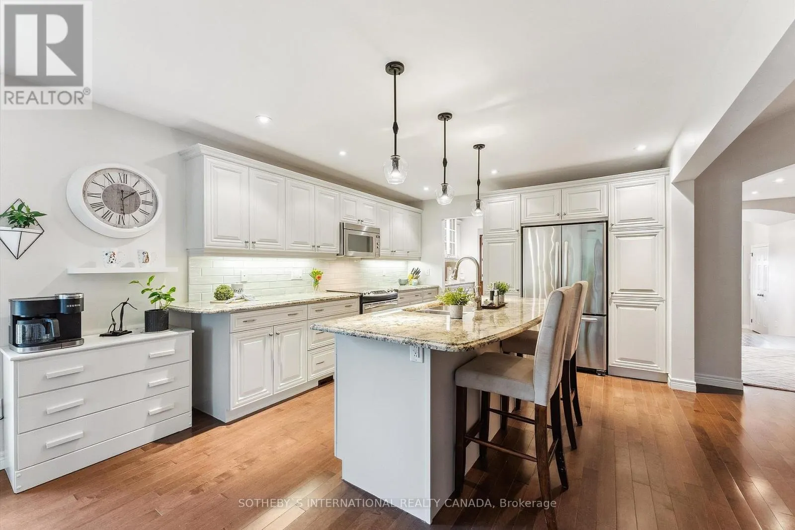 33 SOUTH HARBOUR DRIVE