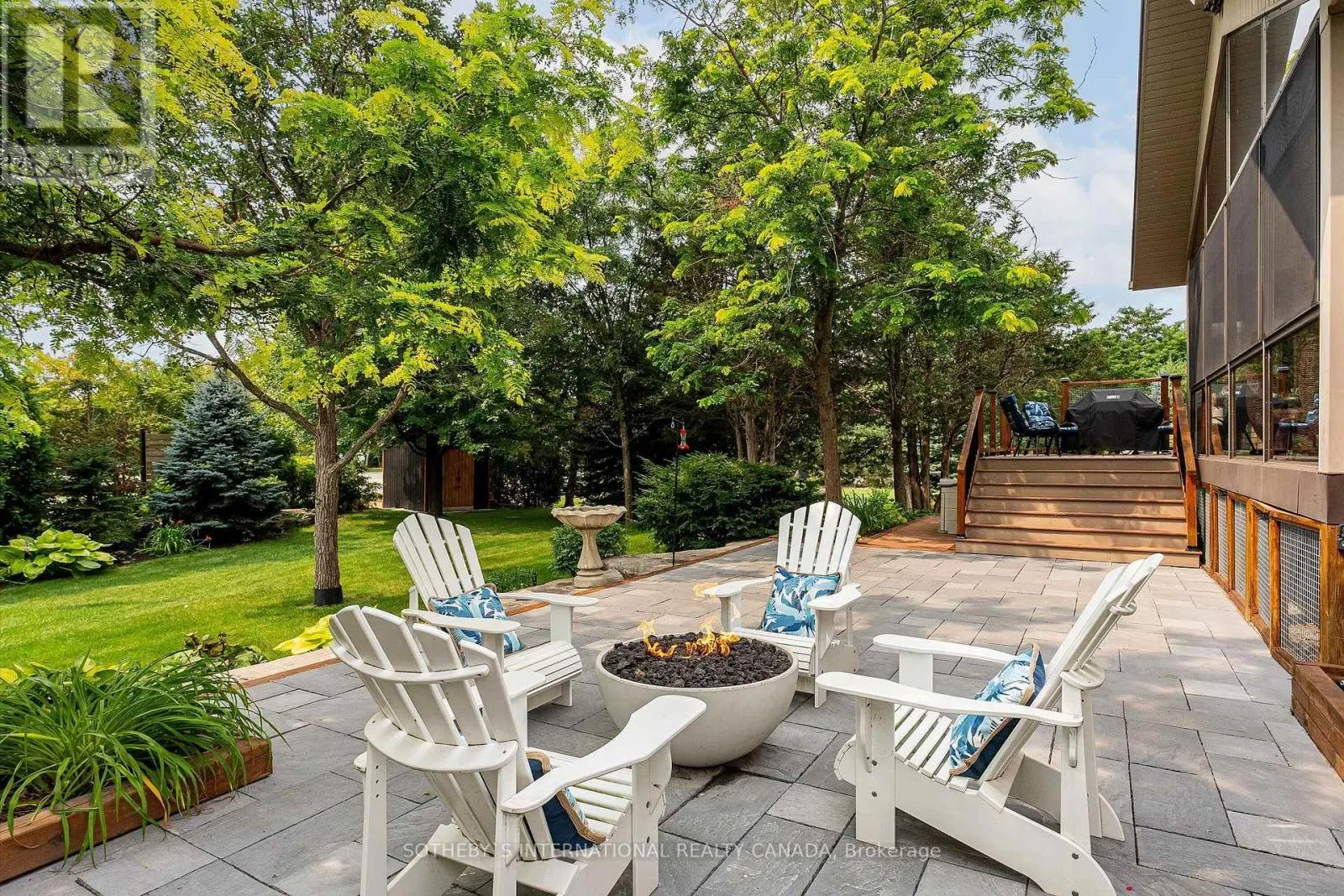 33 SOUTH HARBOUR DRIVE