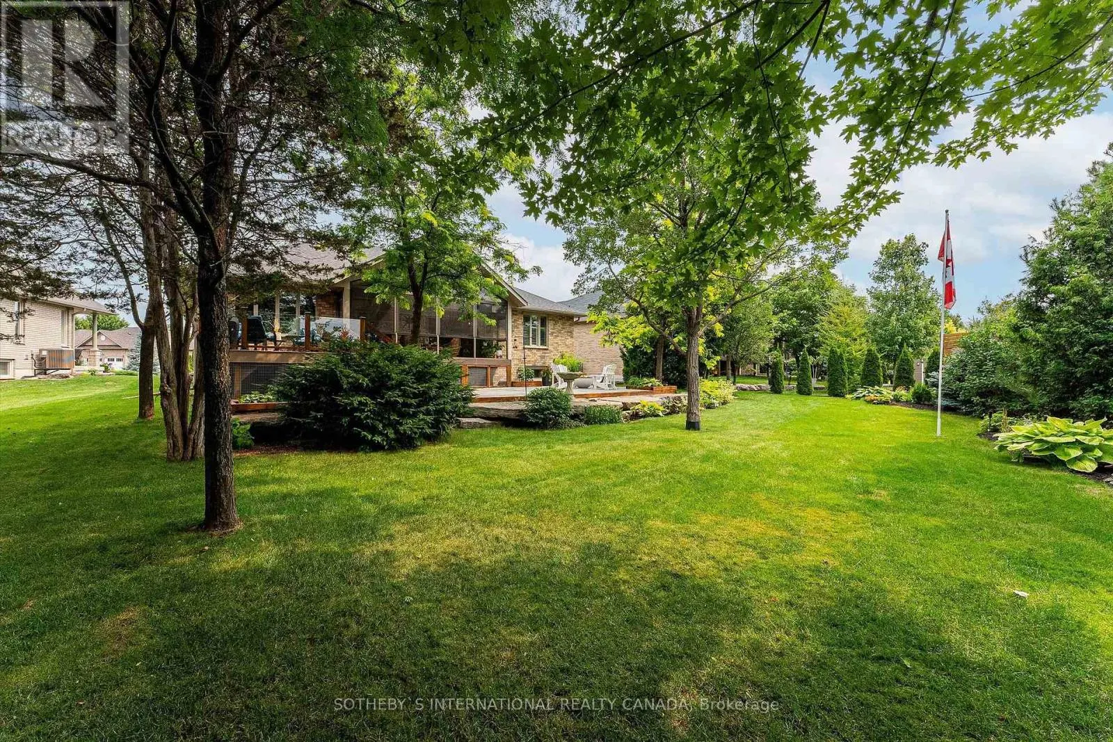 33 SOUTH HARBOUR DRIVE