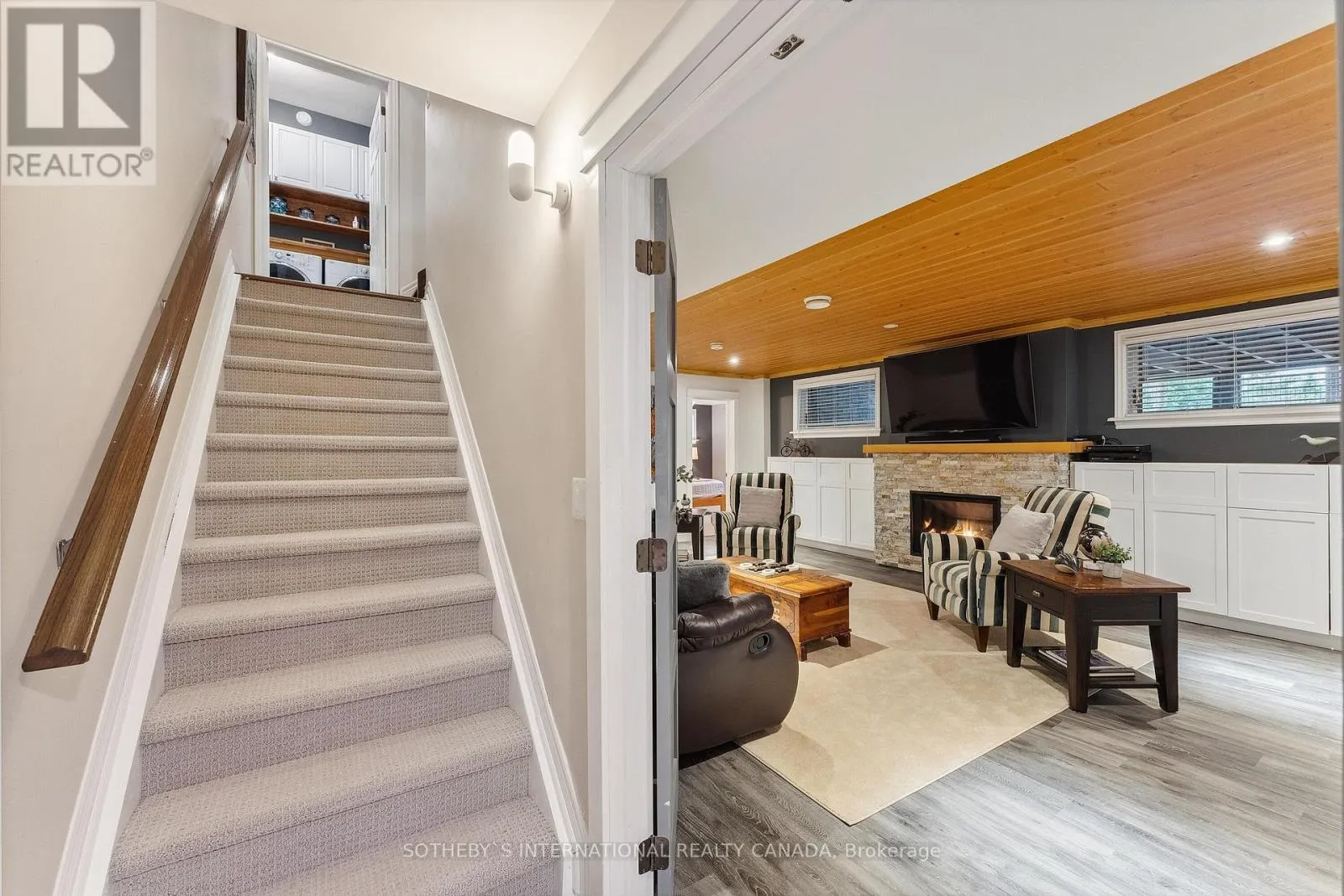 33 SOUTH HARBOUR DRIVE