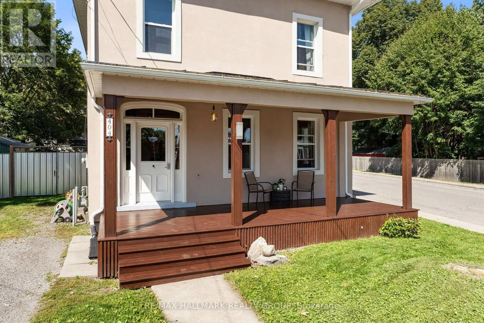 404 HENRY STREET W