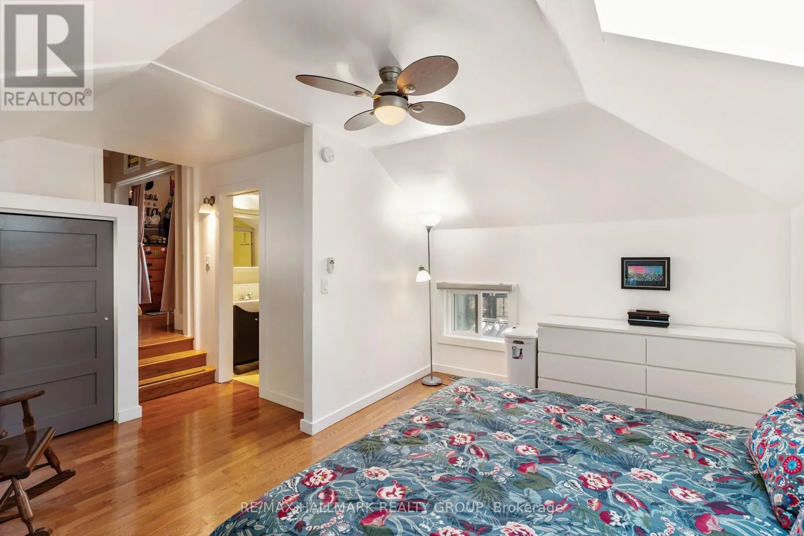 404 HENRY STREET W