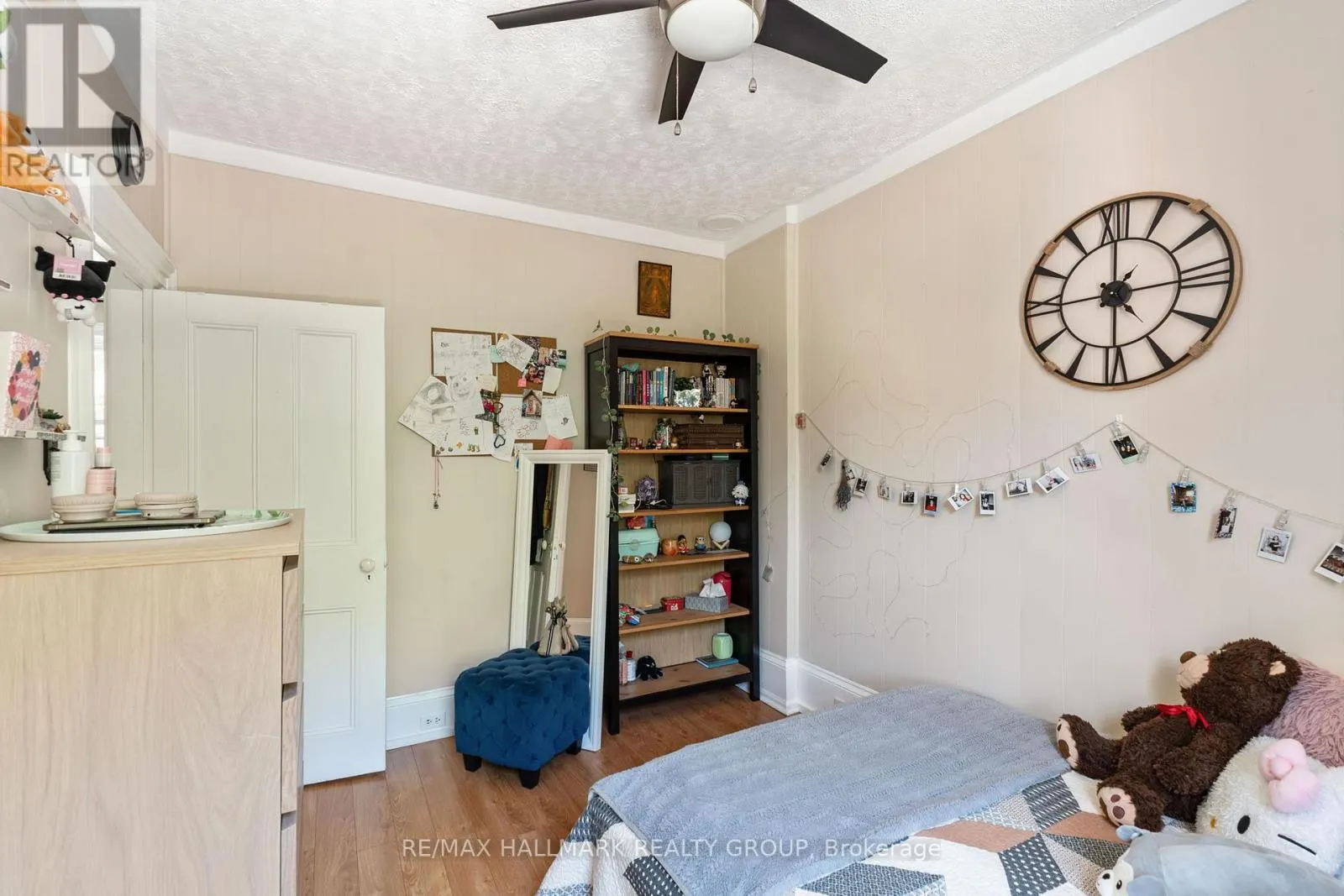 404 HENRY STREET W