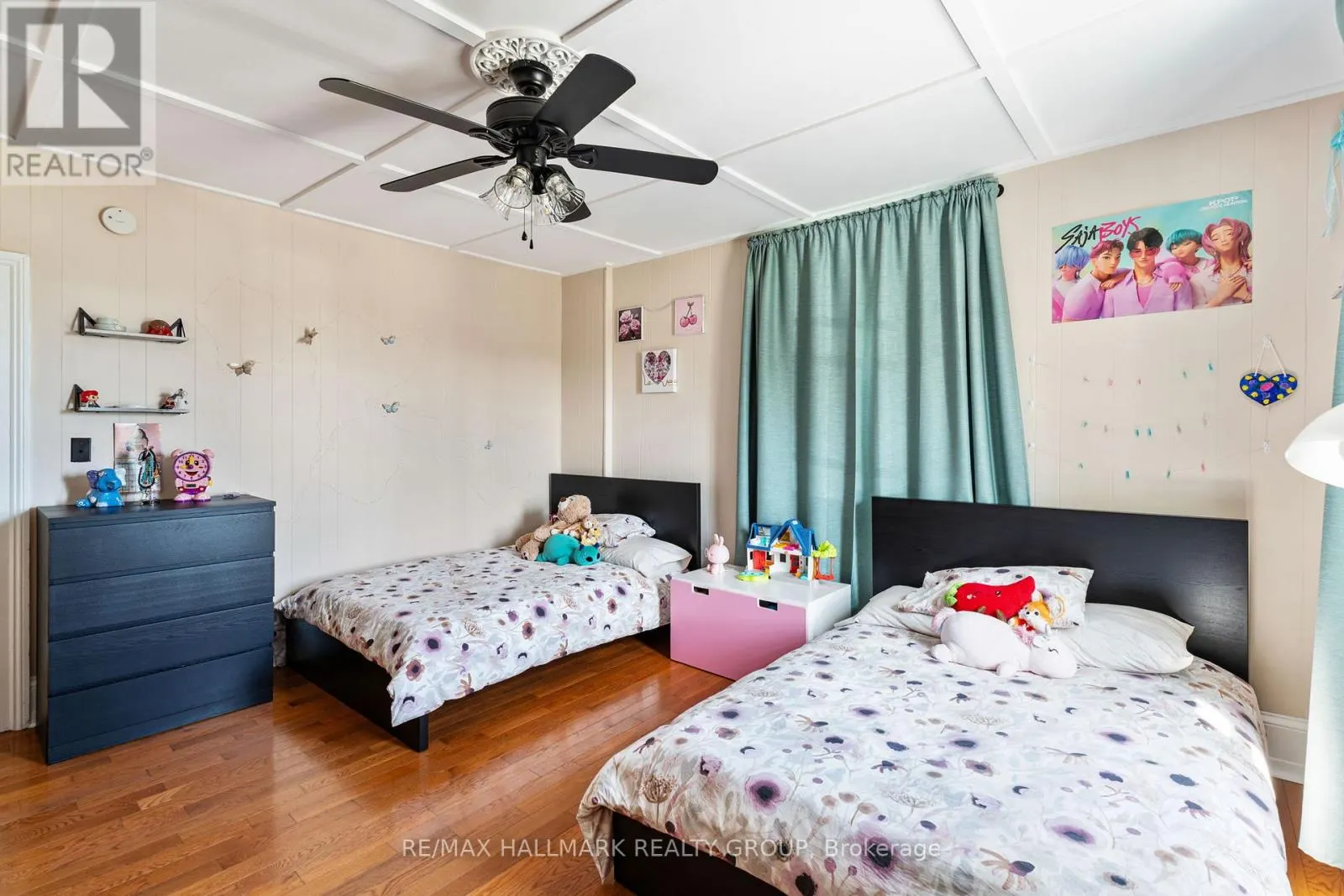 404 HENRY STREET W