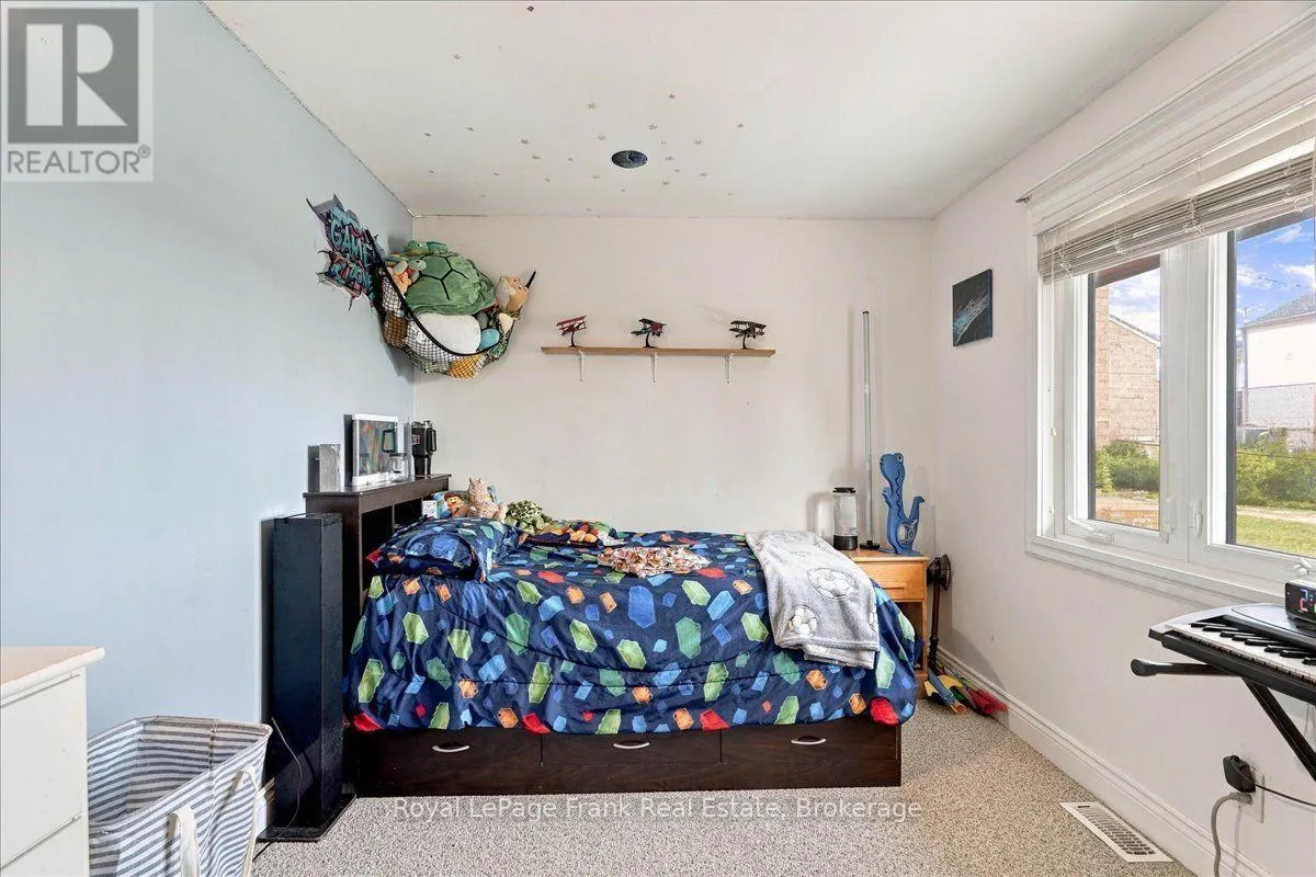 178 ROBLIN ROAD