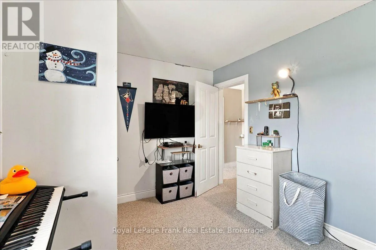 178 ROBLIN ROAD