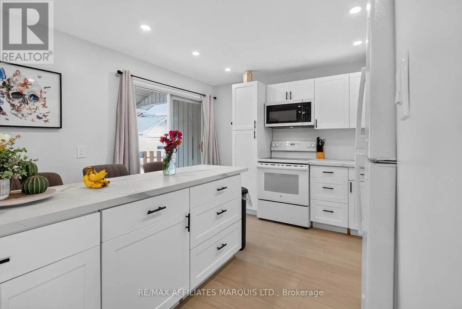 41 ELEVENTH STREET E