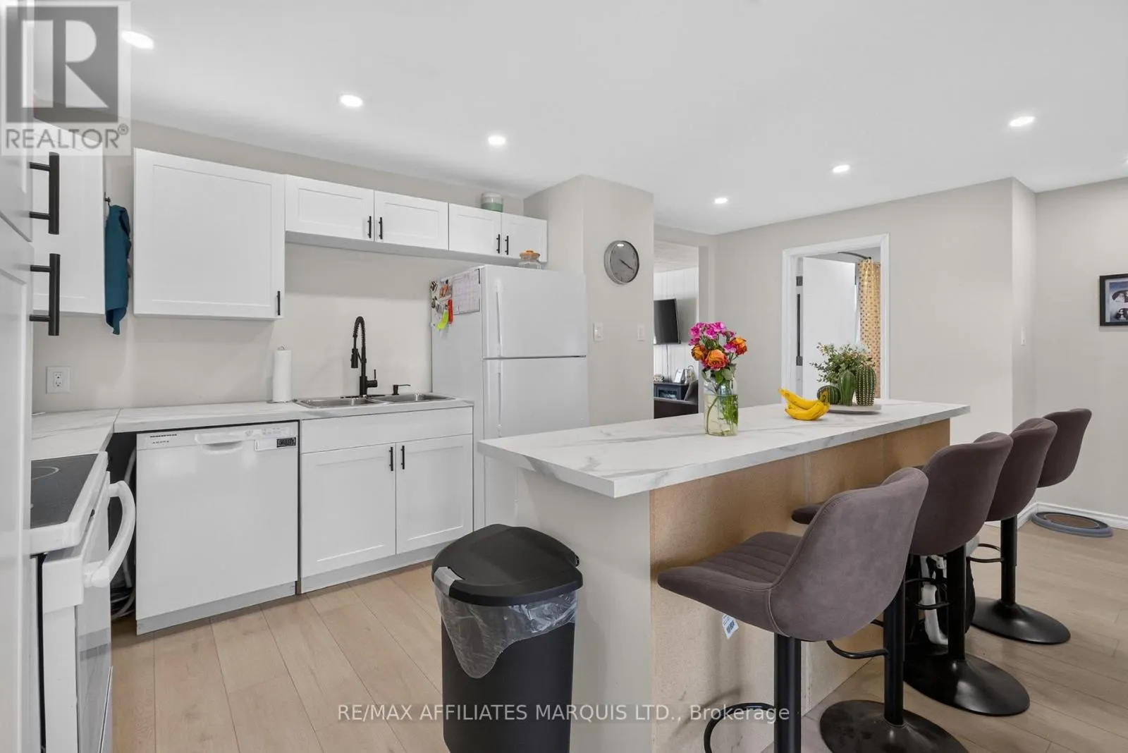 41 ELEVENTH STREET E