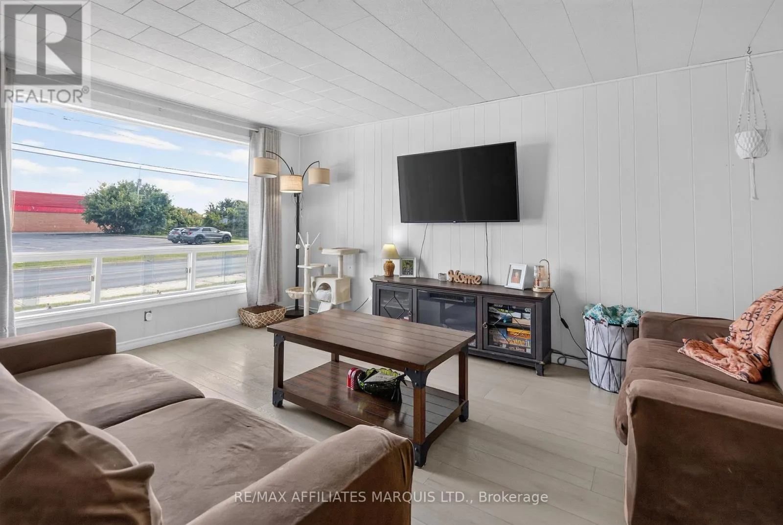 41 ELEVENTH STREET E
