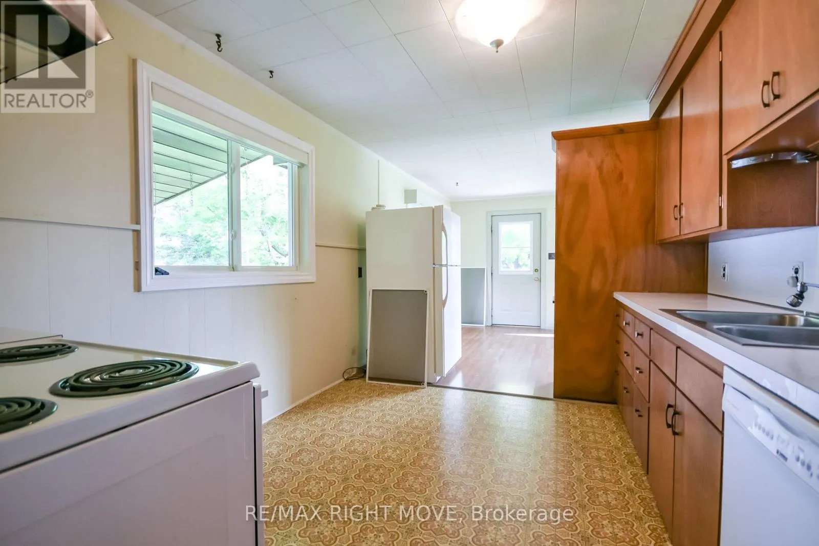574 LAKE DALRYMPLE ROAD