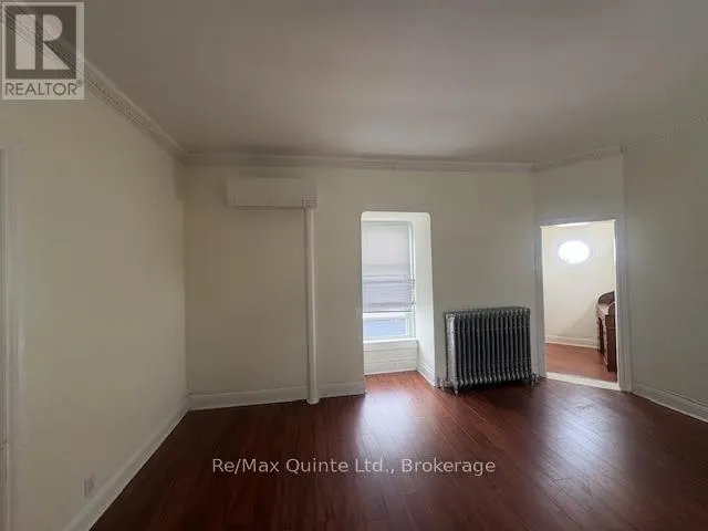 5 - 116 KING STREET #5