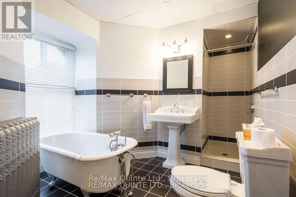 5 - 116 KING STREET #5