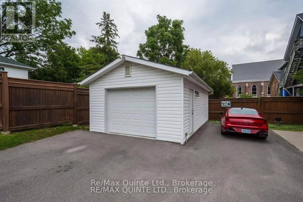 5 - 116 KING STREET #5