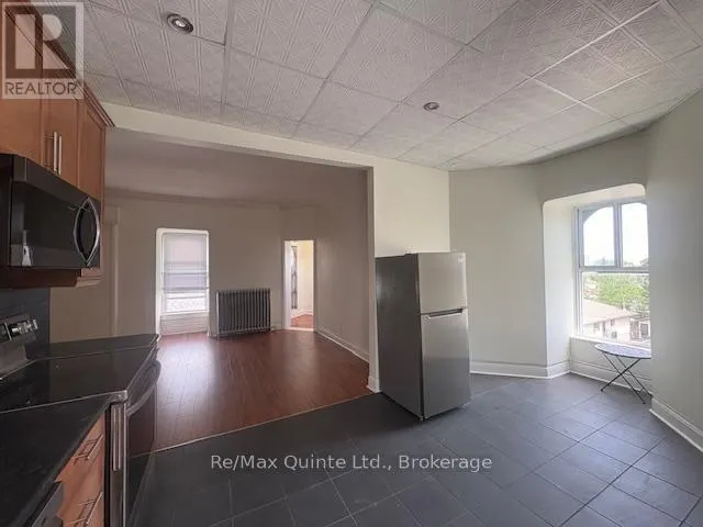 5 - 116 KING STREET #5