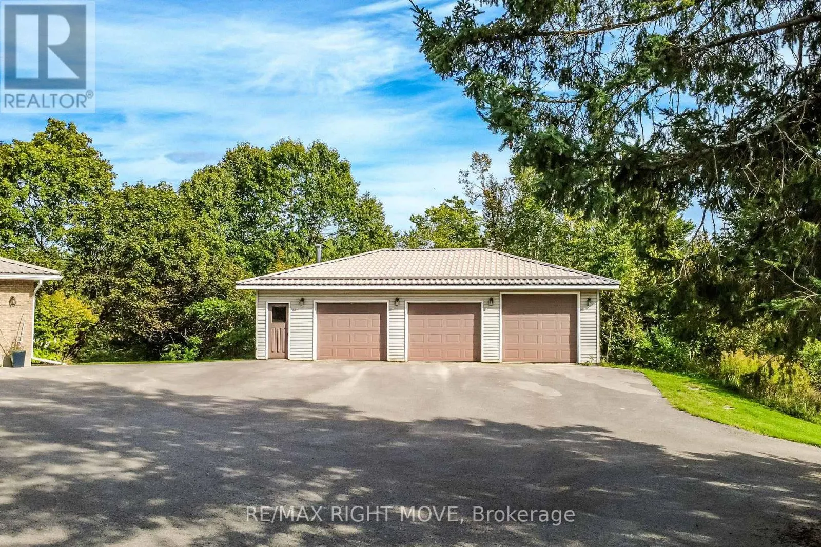570 LAKE DALRYMPLE ROAD