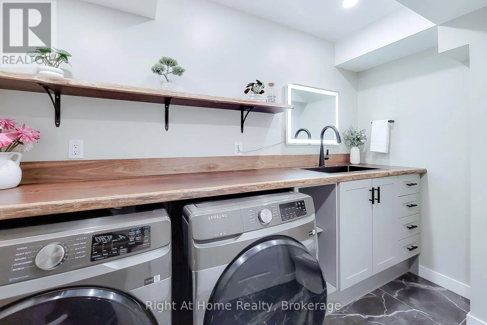 3 TRAILSIDE DRIVE
