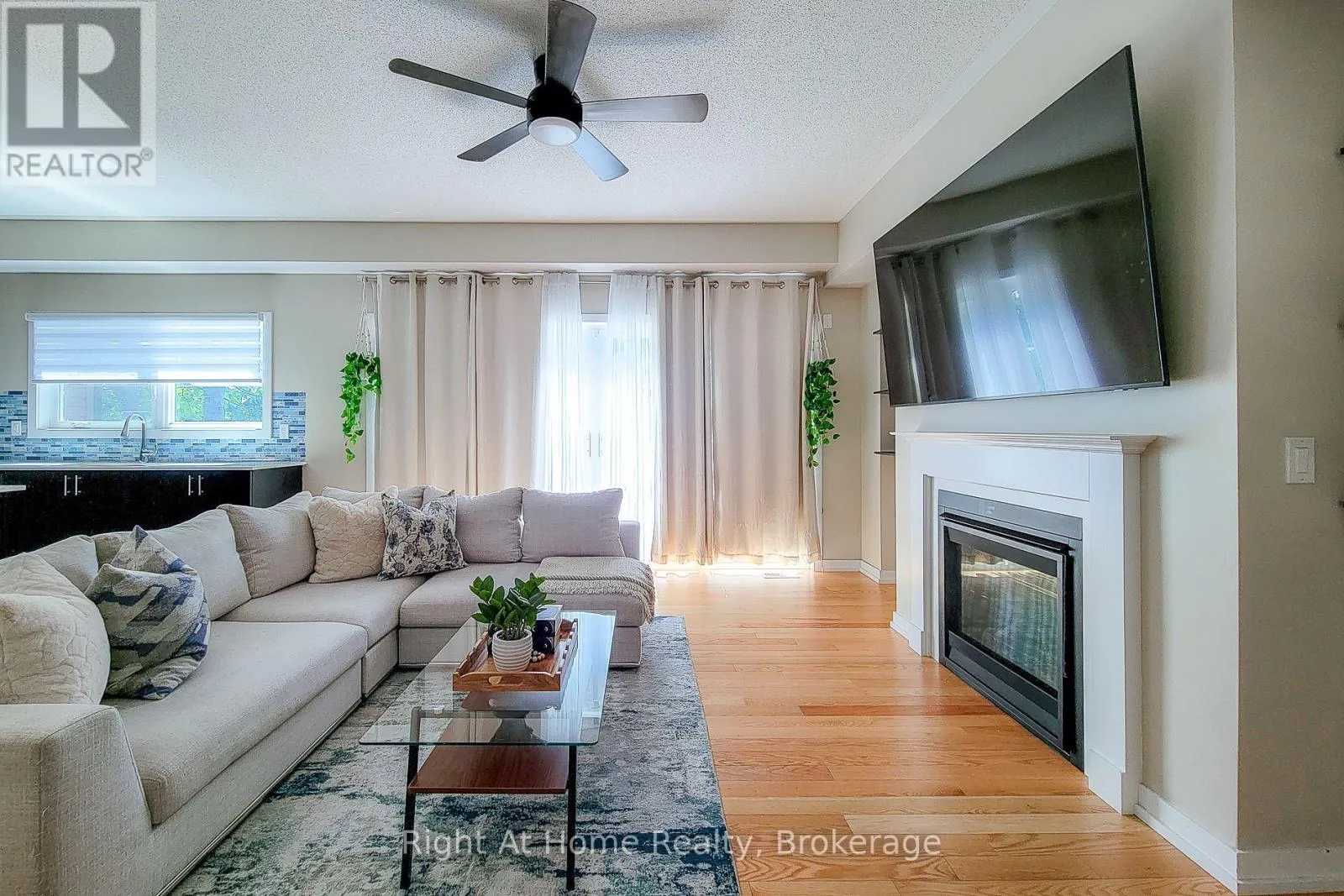 3 TRAILSIDE DRIVE
