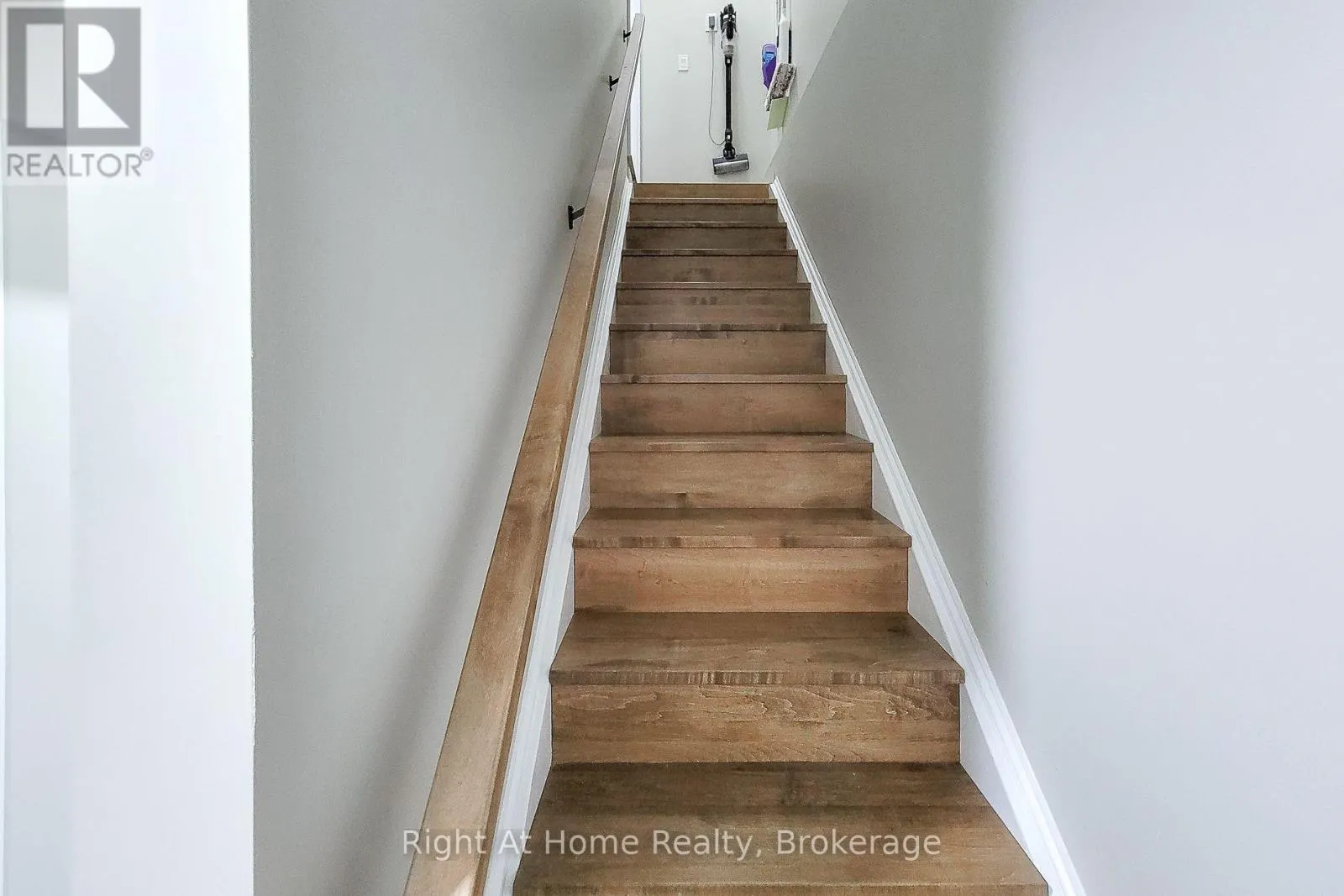3 TRAILSIDE DRIVE