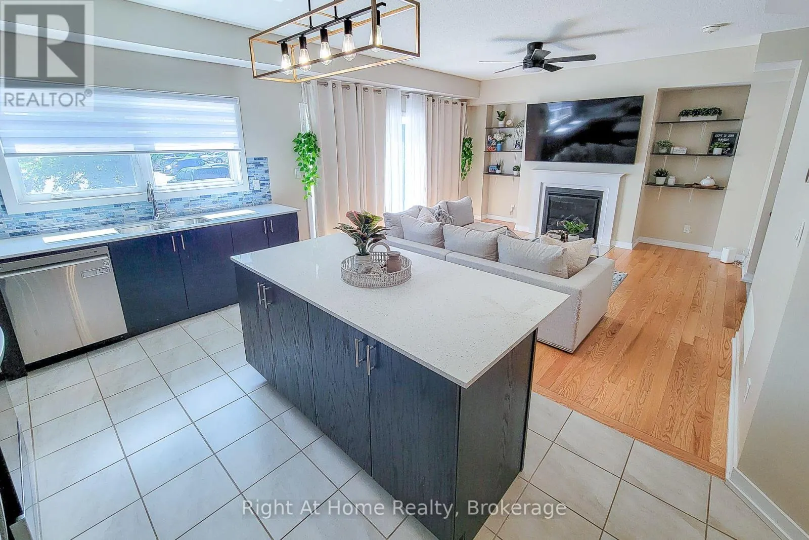 3 TRAILSIDE DRIVE