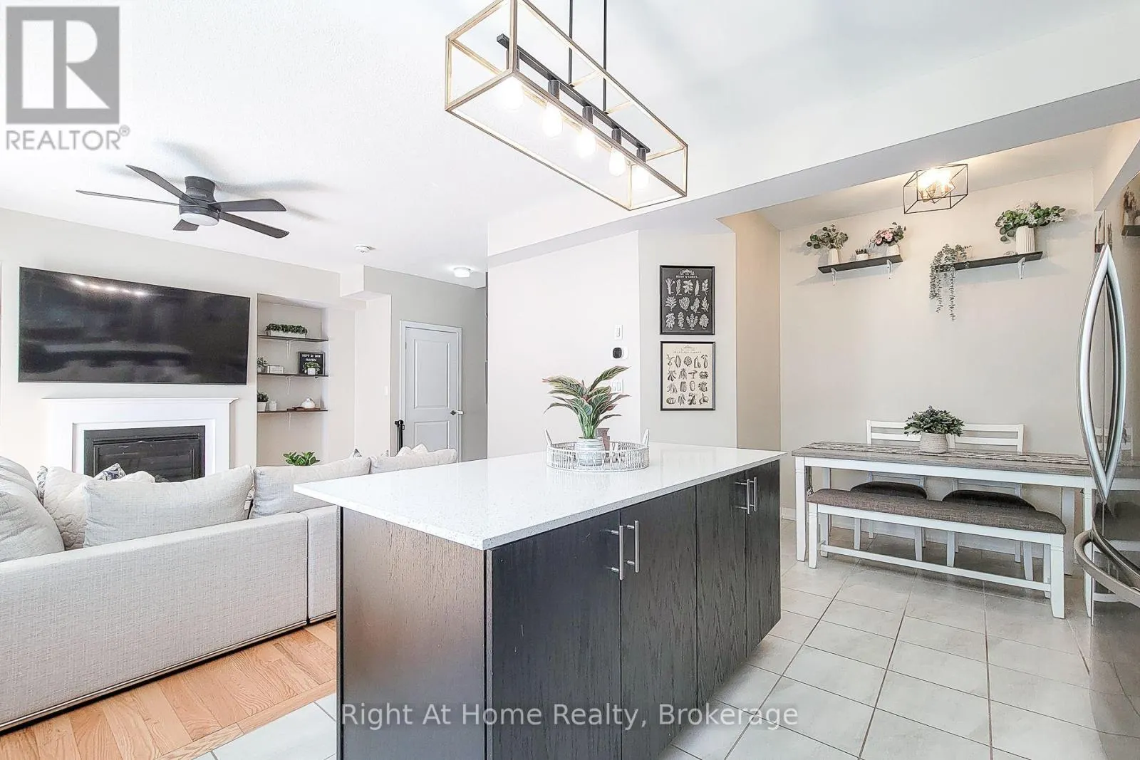 3 TRAILSIDE DRIVE