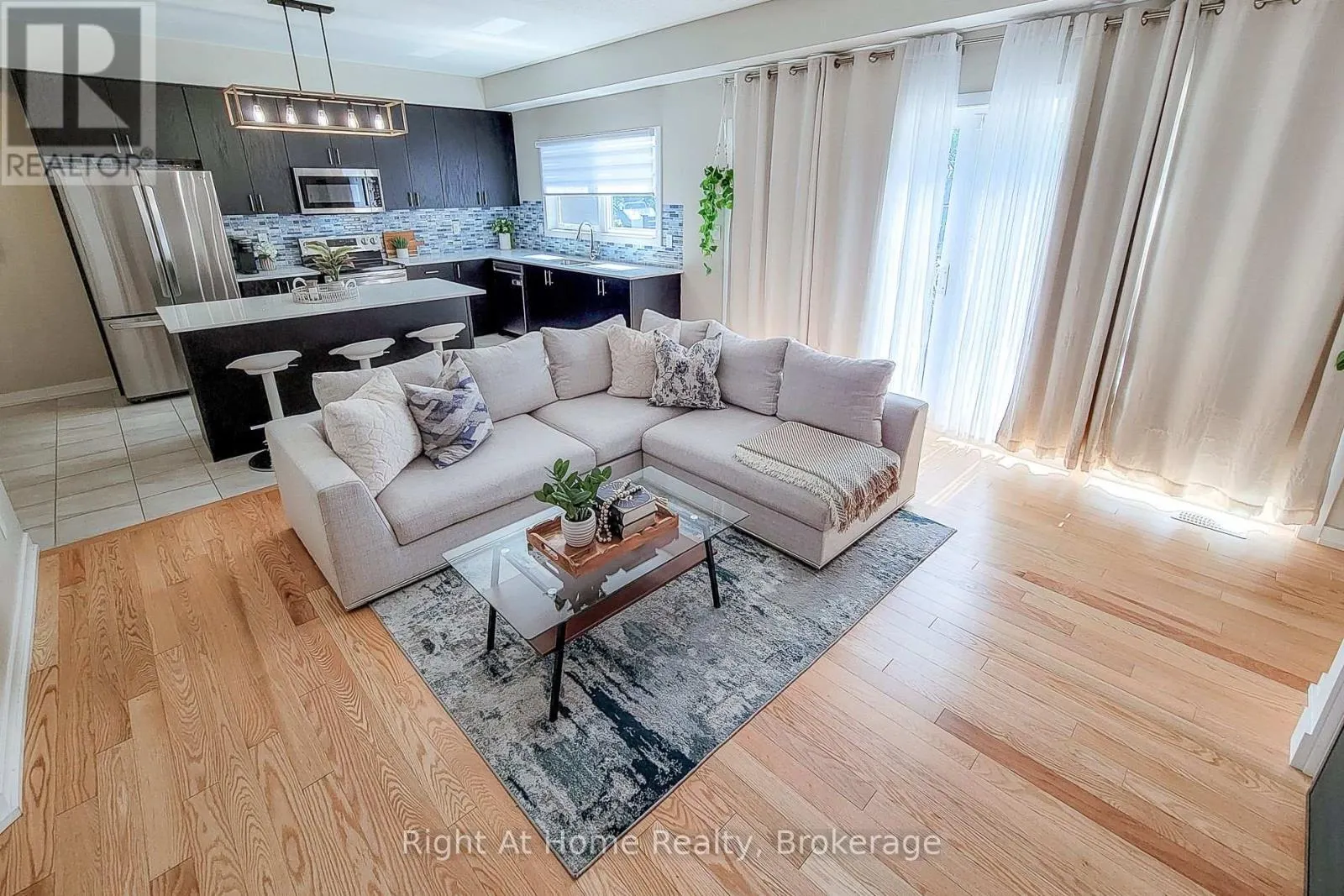 3 TRAILSIDE DRIVE