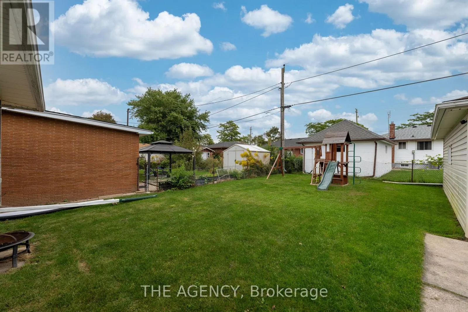 20 RIDGE POINT DRIVE