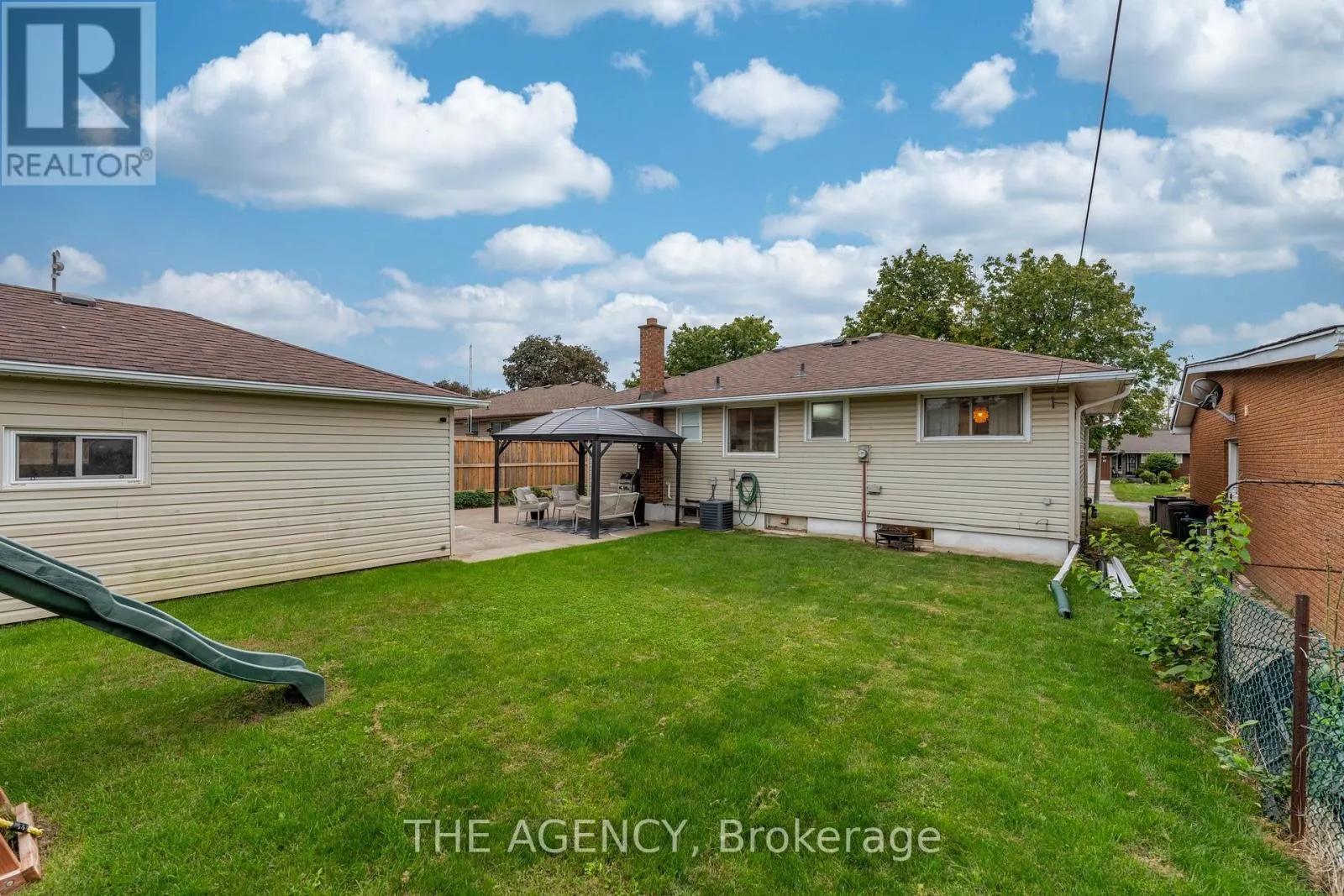 20 RIDGE POINT DRIVE