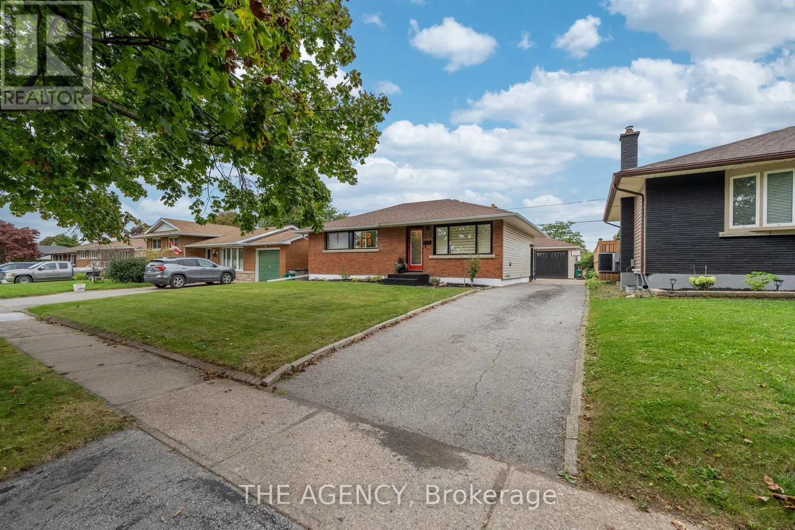 20 RIDGE POINT DRIVE