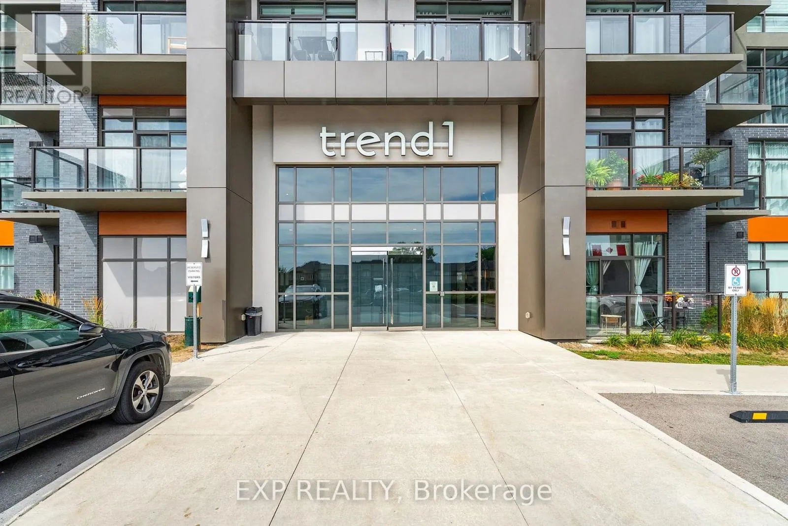 711 - 450 DUNDAS STREET EAST STREET