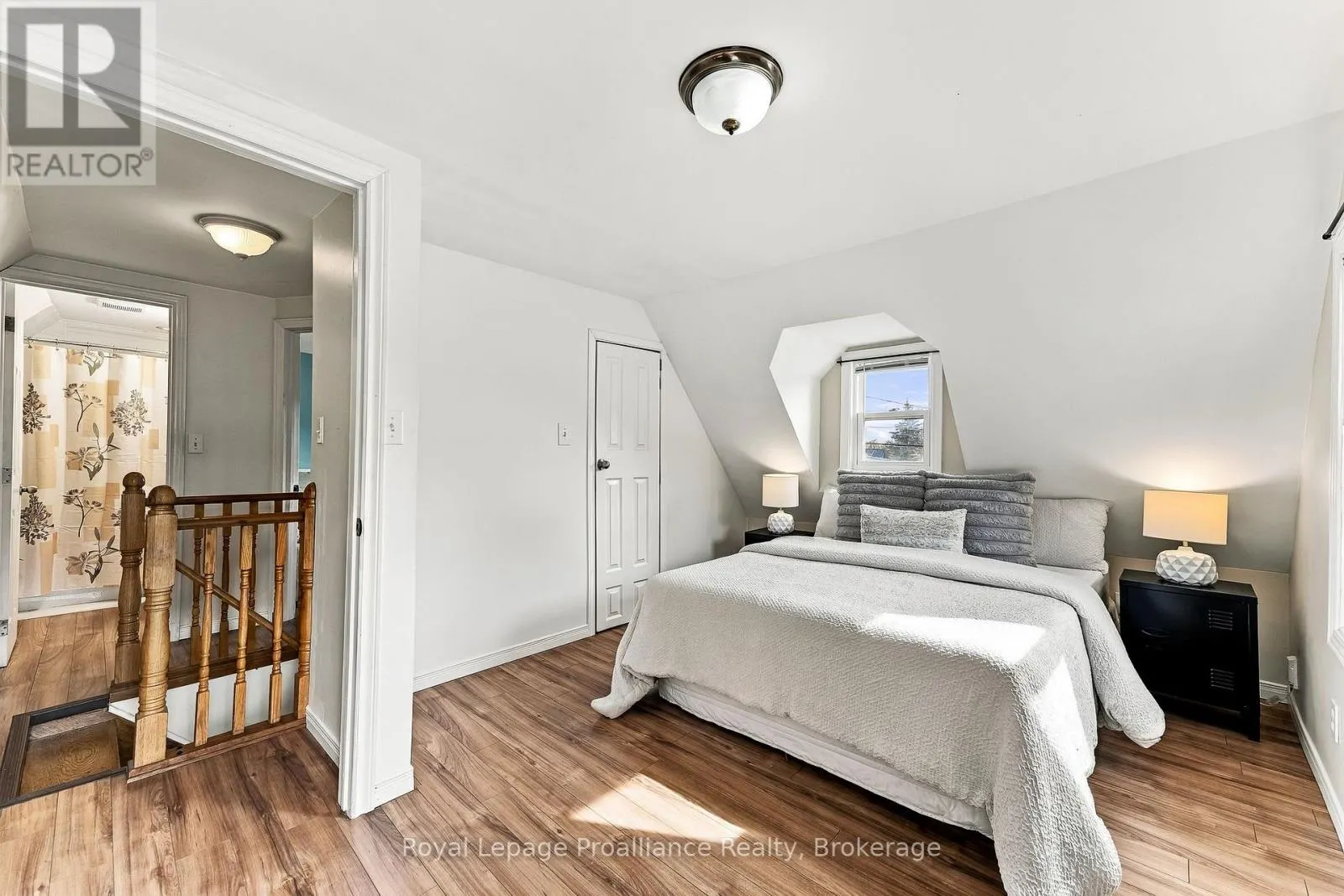 12 SINGLETON STREET