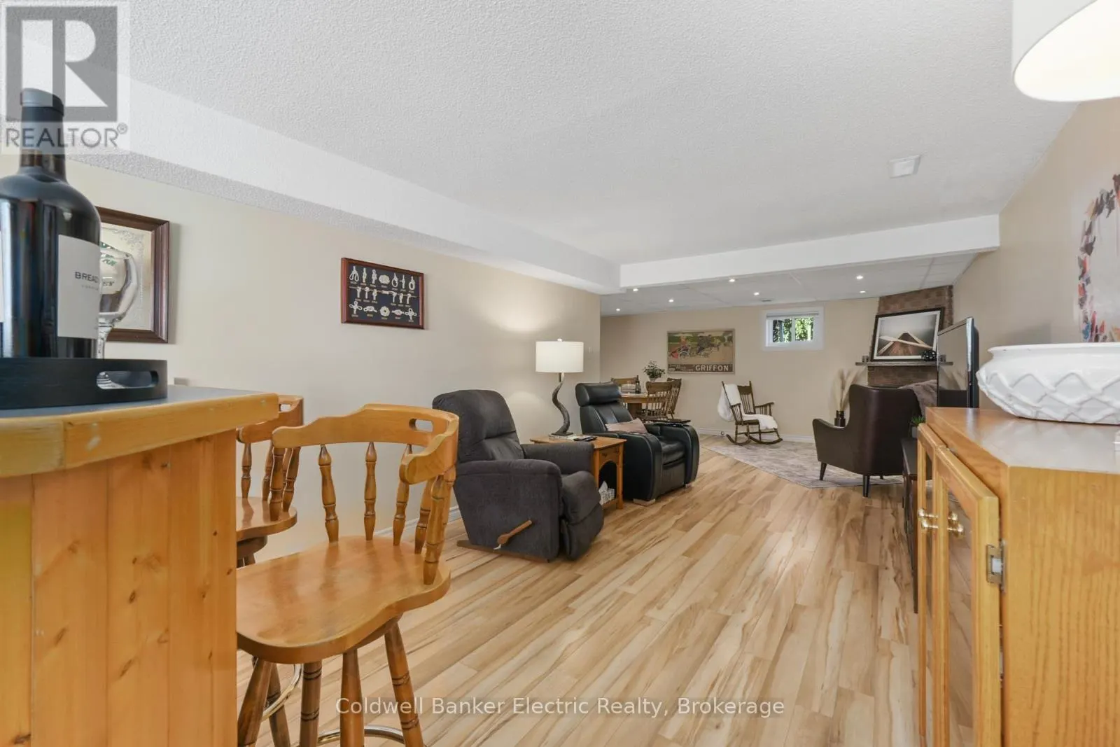 1988 MAPLERIDGE DRIVE
