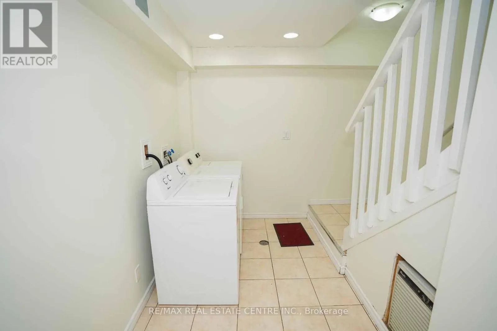 18 HERITAGE DRIVE