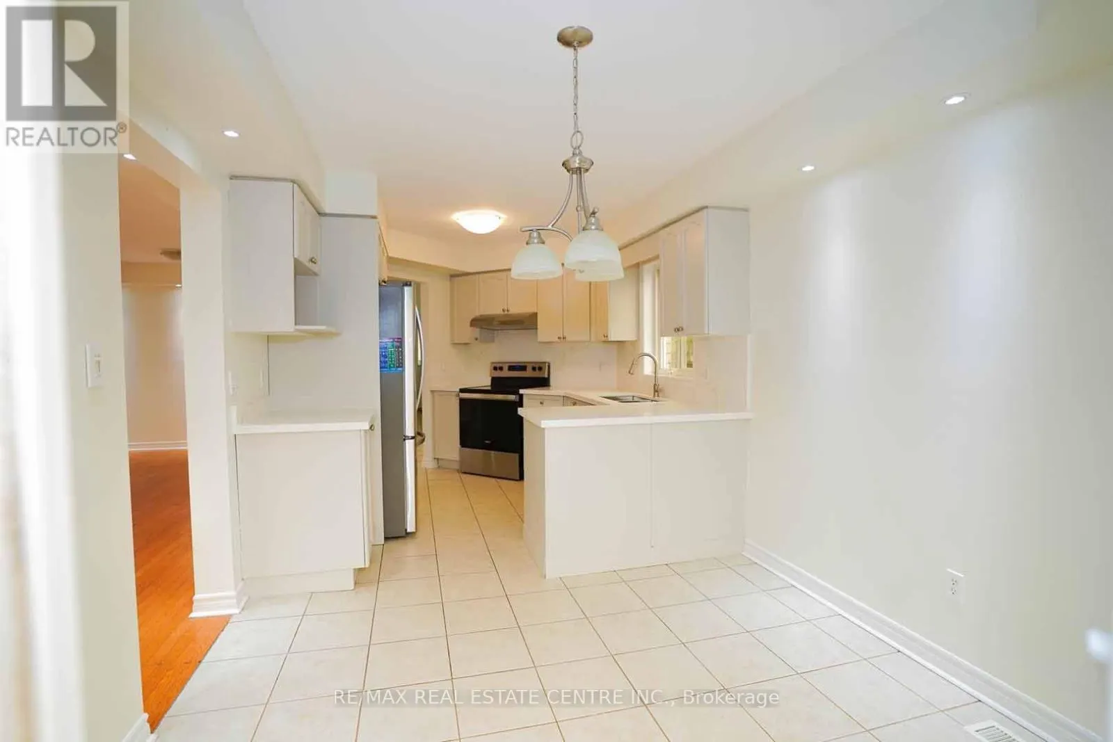 18 HERITAGE DRIVE