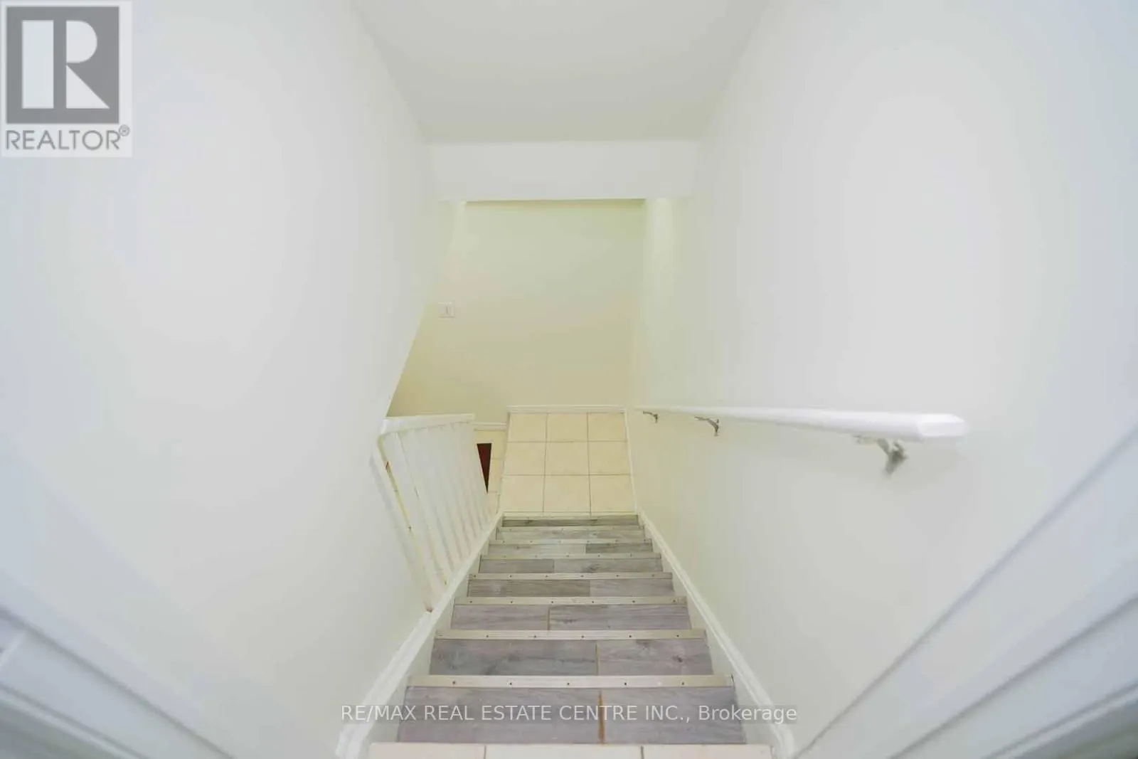 18 HERITAGE DRIVE