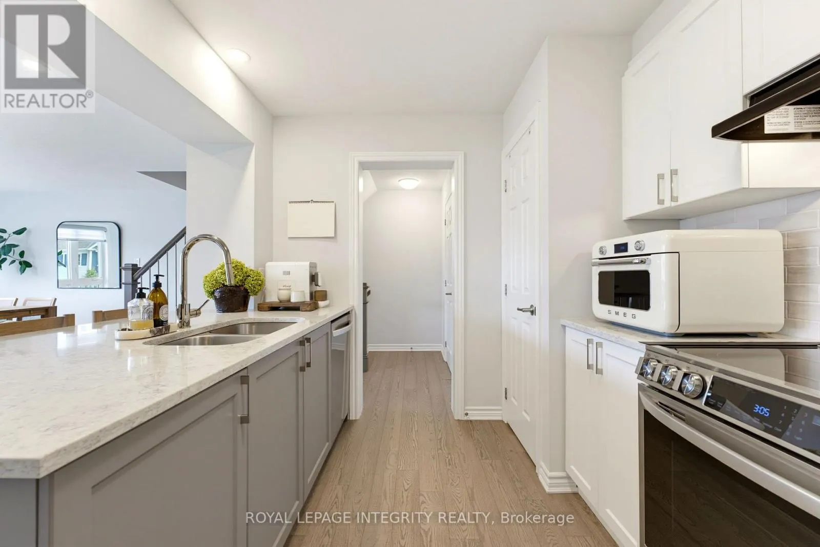 66 FEATHERTOP LANE