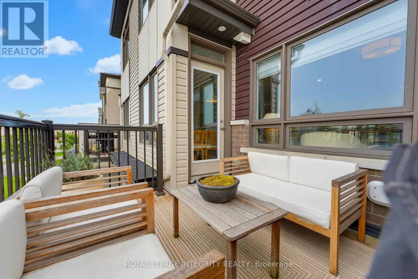 66 FEATHERTOP LANE