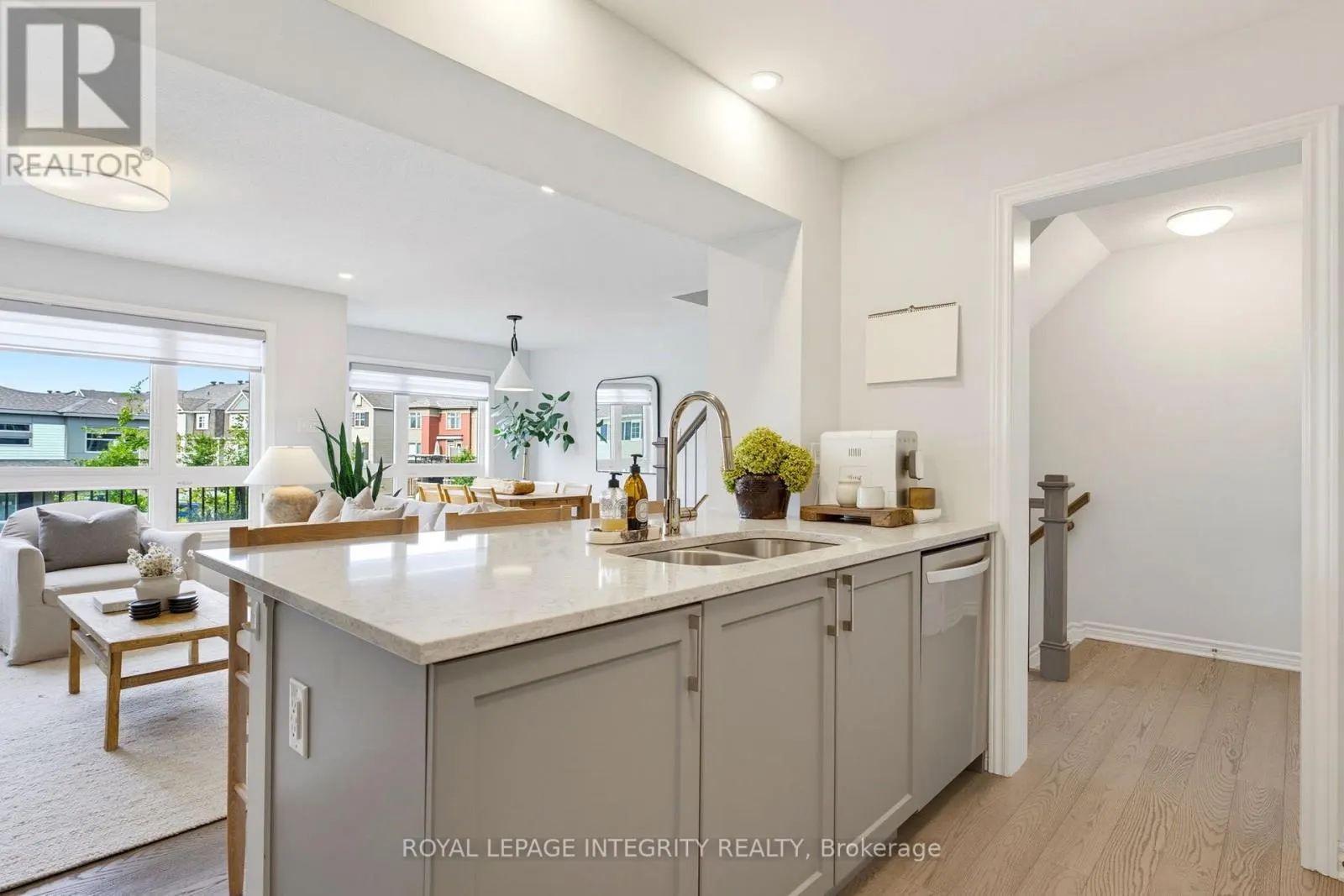 66 FEATHERTOP LANE