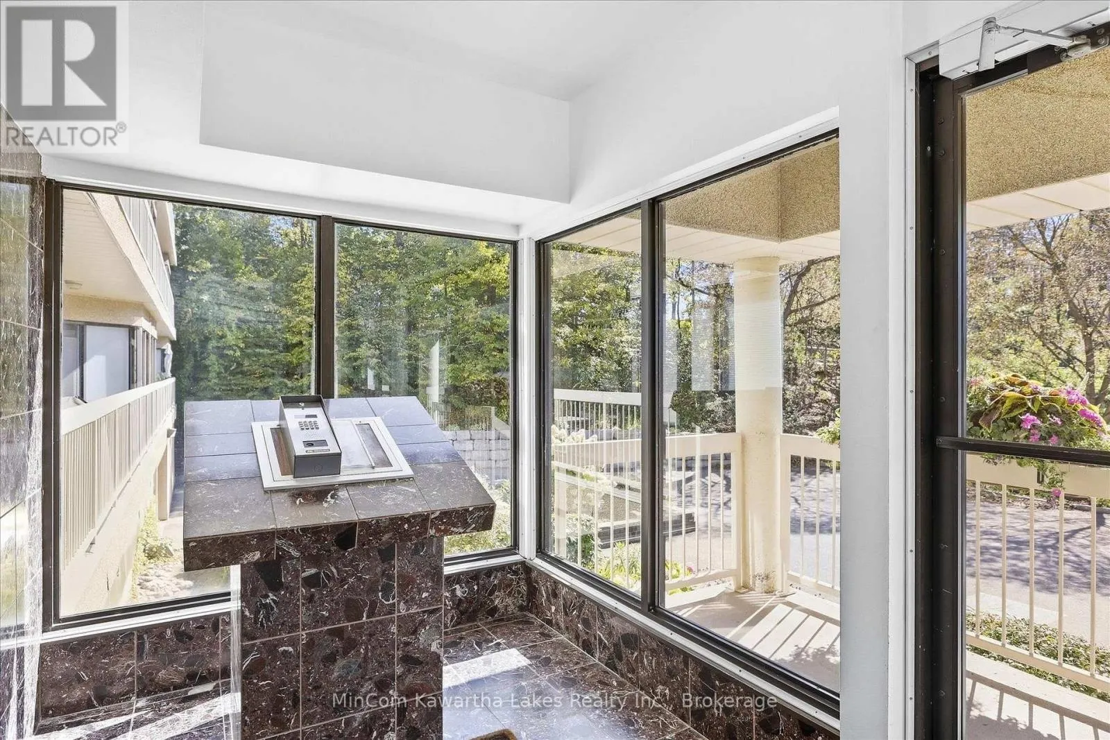 207 - 40 AUBURN STREET #207