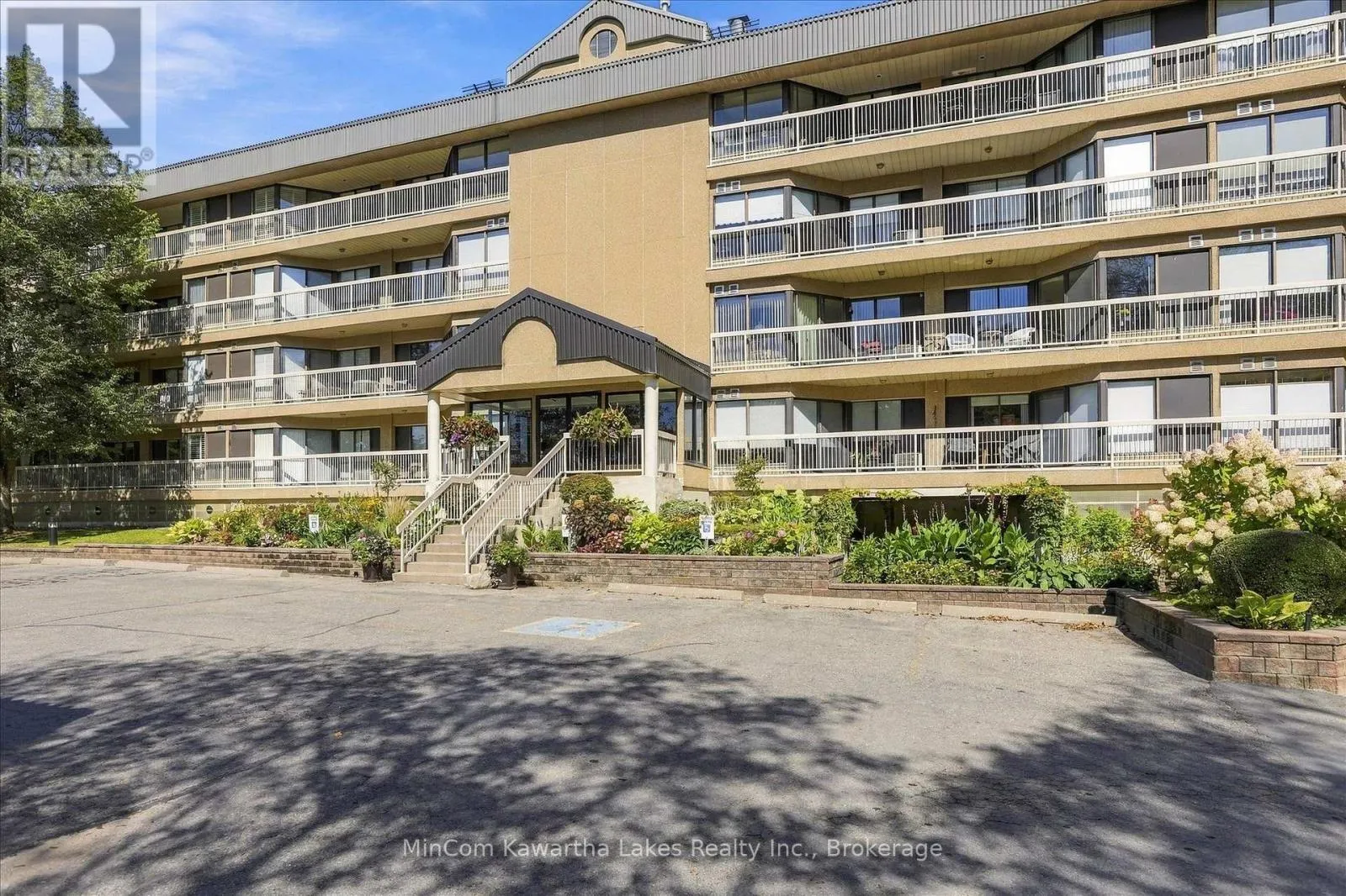 207 - 40 AUBURN STREET #207