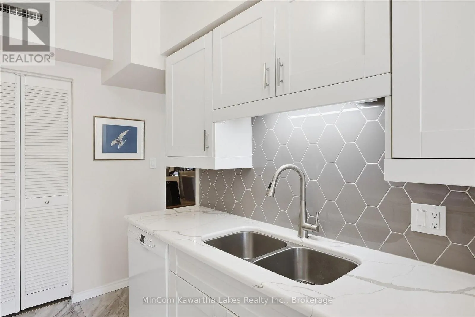 207 - 40 AUBURN STREET #207
