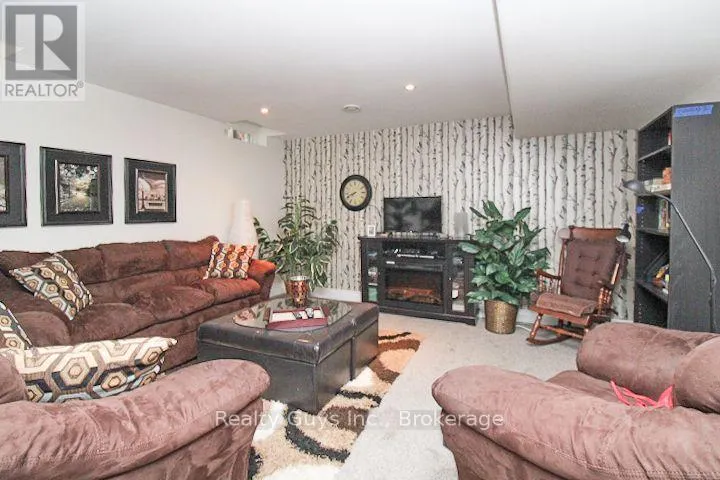 1235 HAGGIS DRIVE